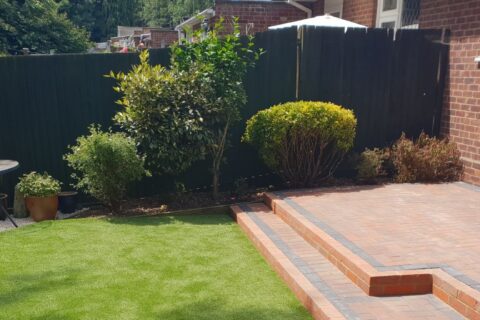  Landscaping & Turf in Offley