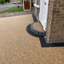 Professional resin bound driveway contractors near Hertfordshire